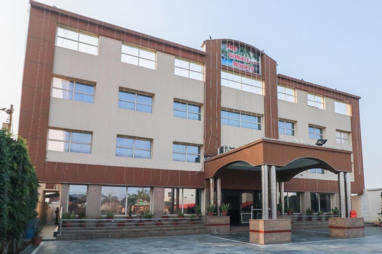 Oyo 66888 Gomti Resorts Aligarh Kültér fotó